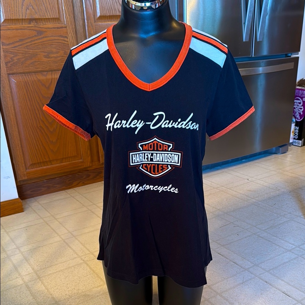 Harley Davidson women’s v-neck shirt. Size large